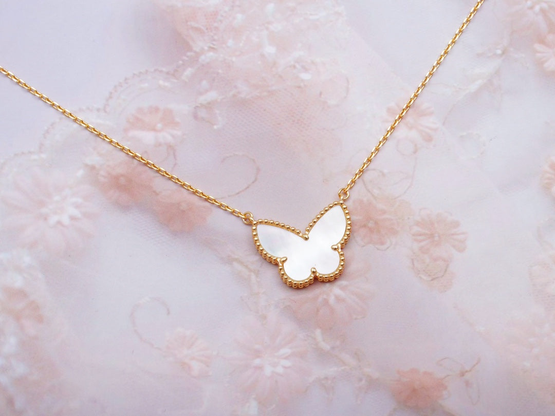 Van Cleef & Arpels LUCKY BUTTERFLY PEDANT NECKLACE GOLD MOP