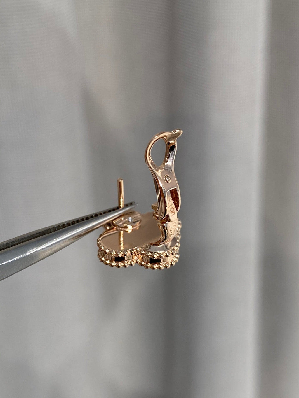 Van Cleef & Arpels CLOVER MOP PINK GOLD DIAMOND EARRINGS