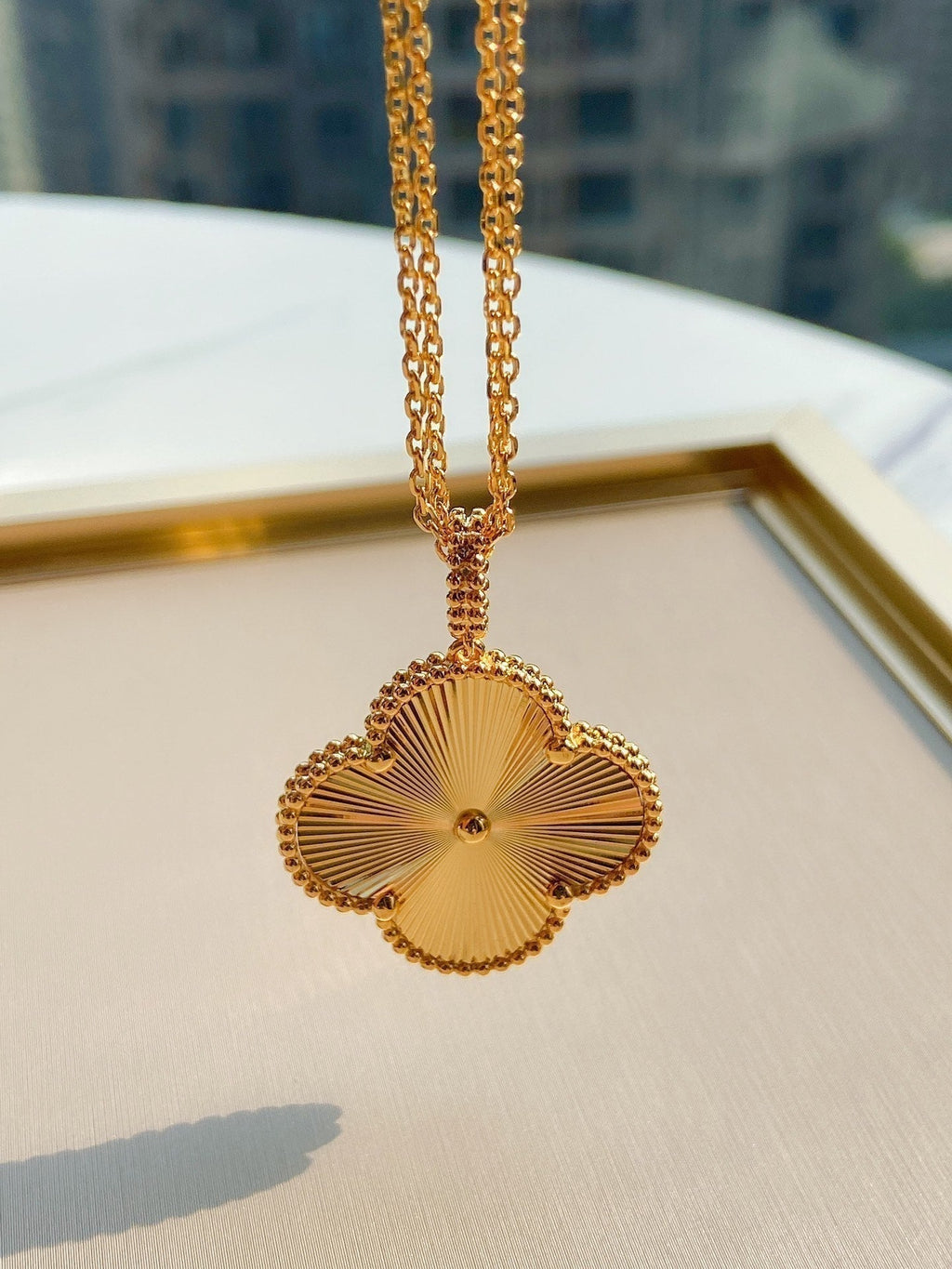 Van Cleef & Arpels VINTAGE CLOVER PEDANT NECKLACE GOLD
