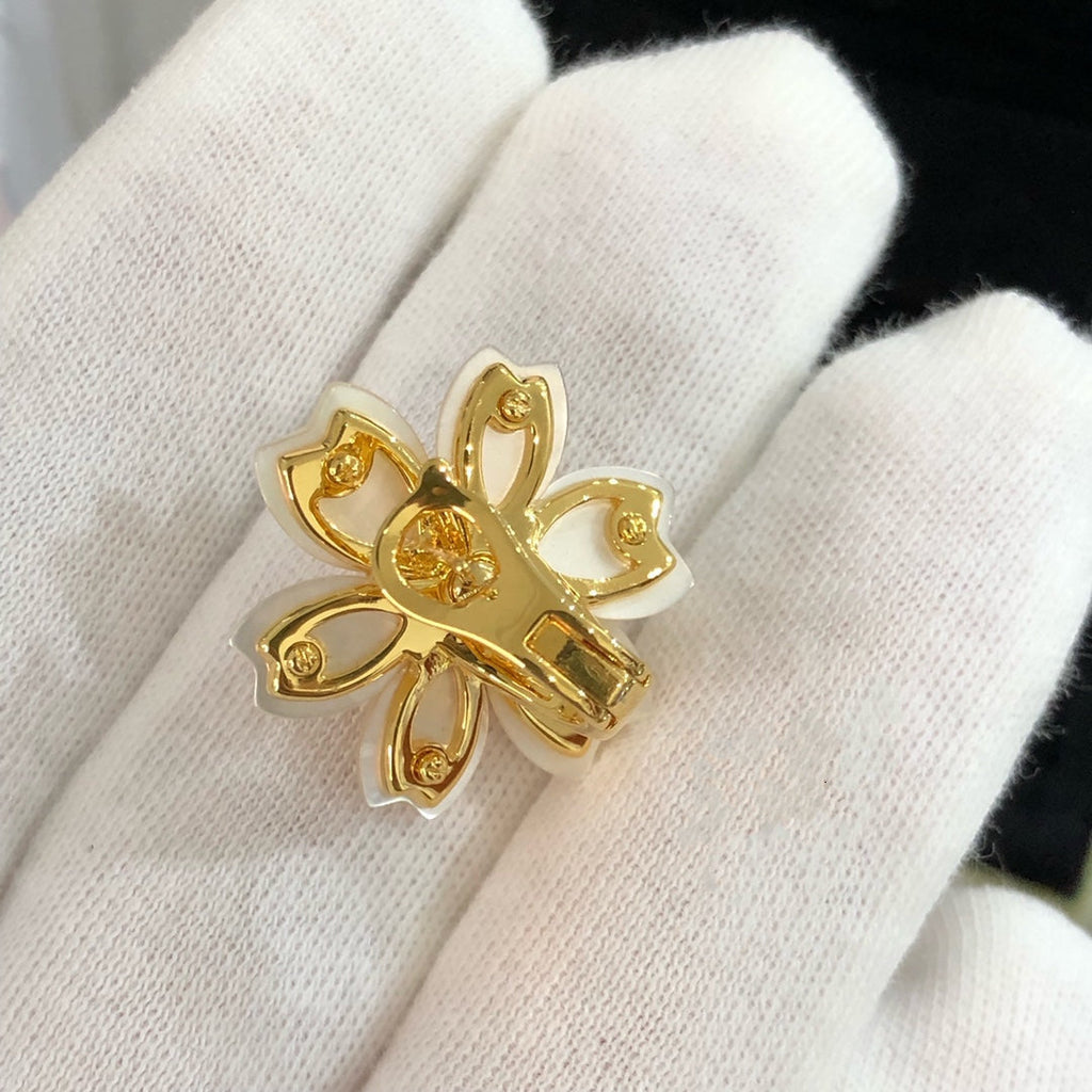 Van Cleef & Arpels ROSE EARRING MOTHER OF PEARL