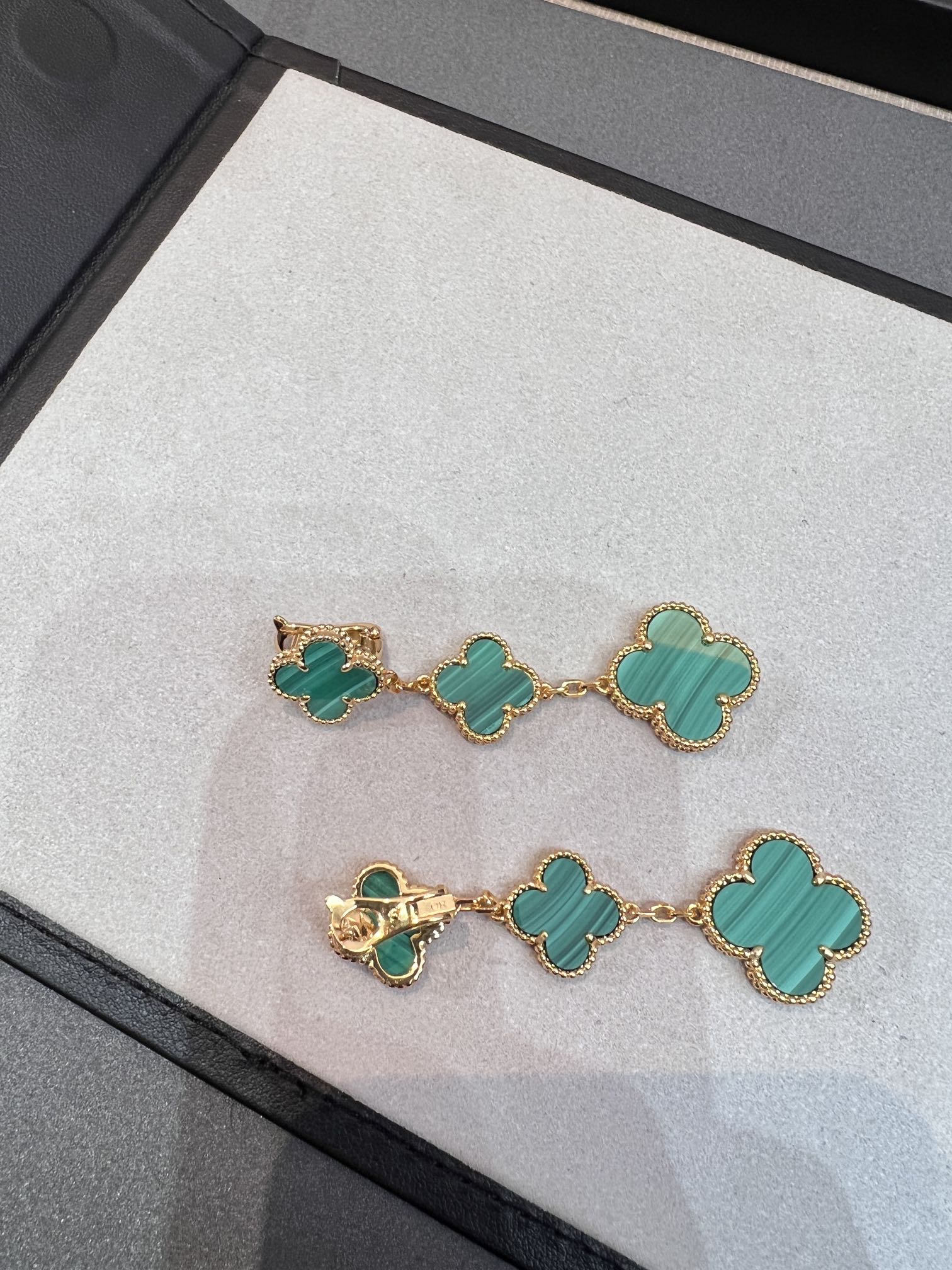 Van Cleef & Arpels CLOVER MALACHITE 3 MOTIFS GOLD