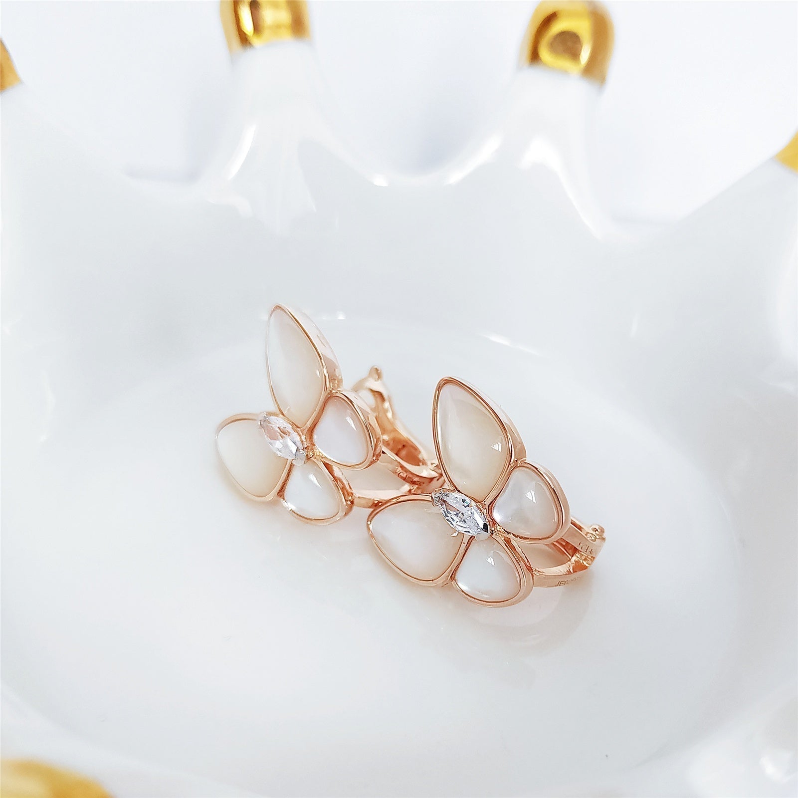 Van Cleef & Arpels BUTTERFLY MOP DIAMOND PINK GOLD EARRINGS