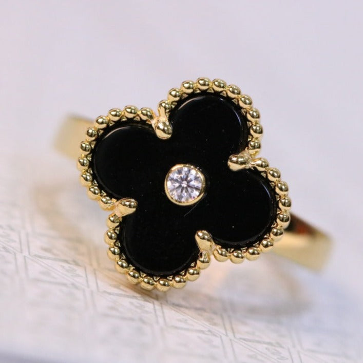 Van Cleef & Arpels CLOVER ONYX RING GOLD DIAMOND