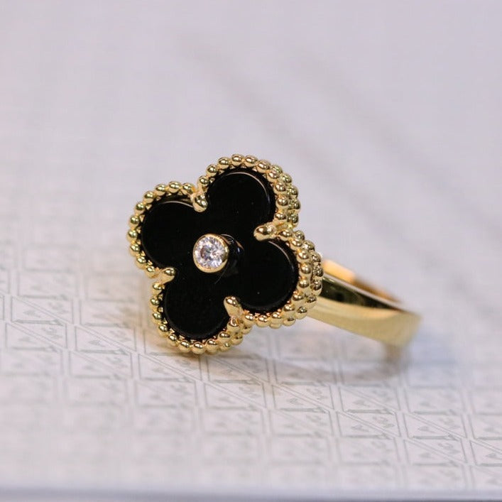 Van Cleef & Arpels CLOVER ONYX RING GOLD DIAMOND
