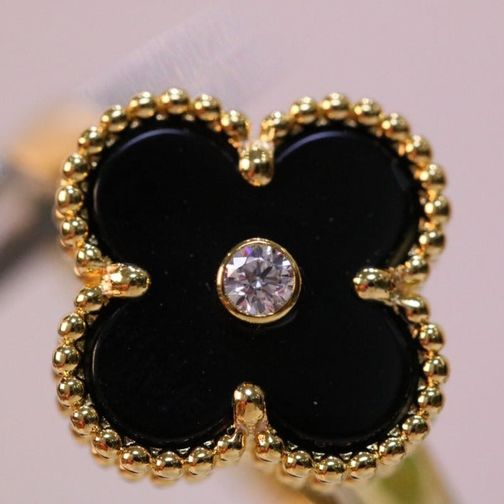 Van Cleef & Arpels CLOVER ONYX RING GOLD DIAMOND