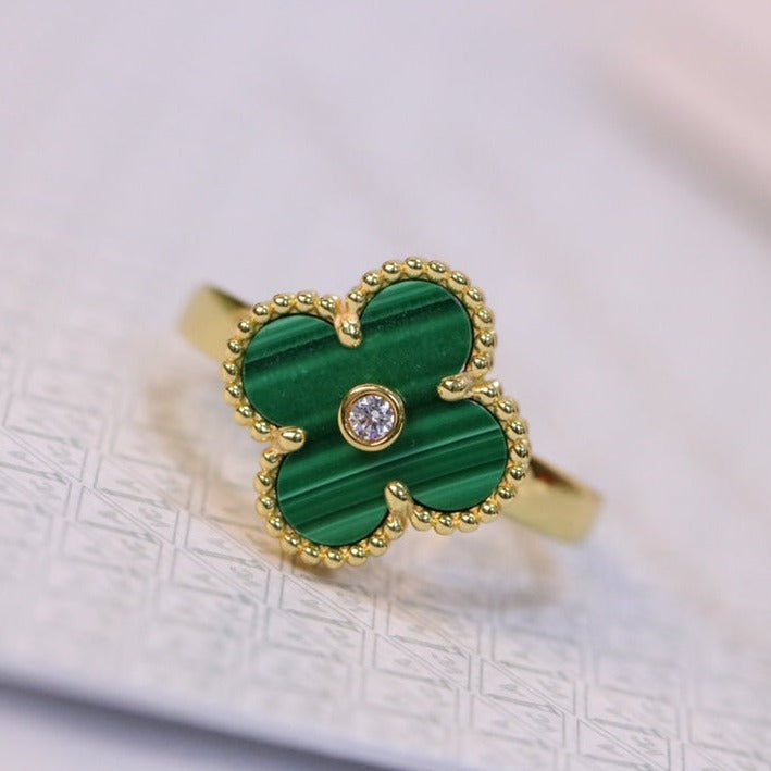 Van Cleef & Arpels CLOVER MALACHITE RING GOLD DIAMOND
