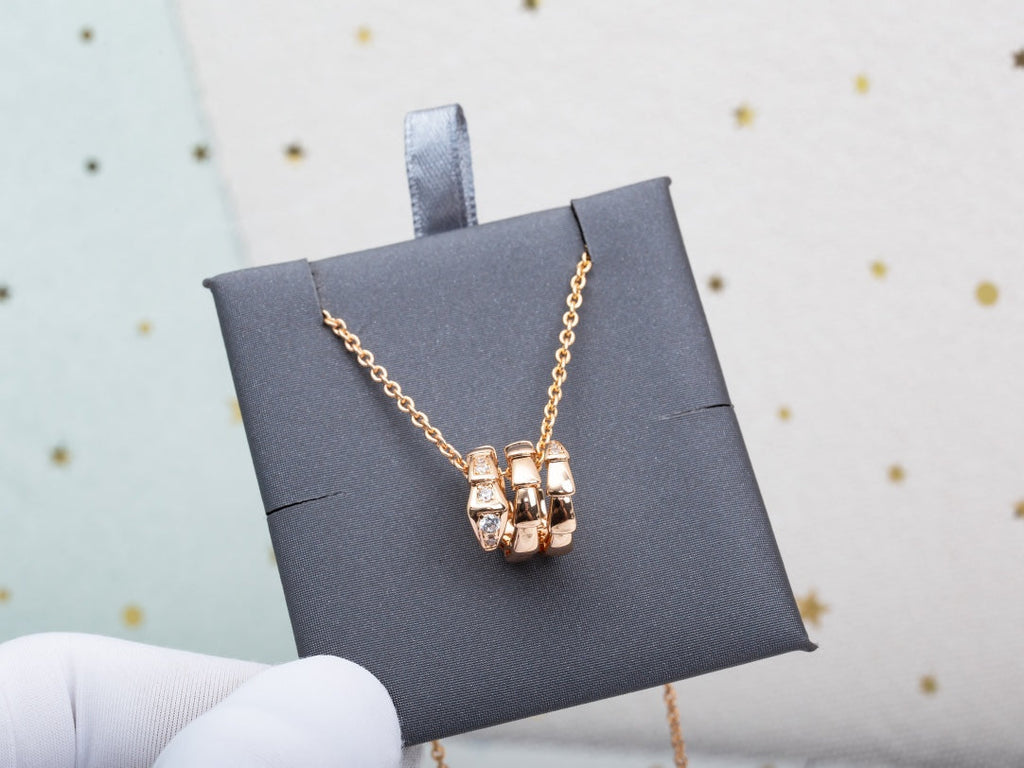 Bvlgari SERPENTI PINK GOLD NECKALCE DIAMOND