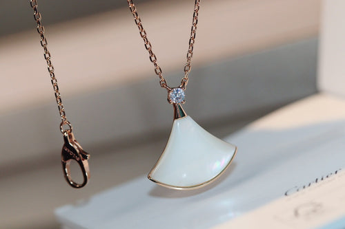 Bvlgari DREAM NECKLACE WHITE MOP 1 DIAMOND