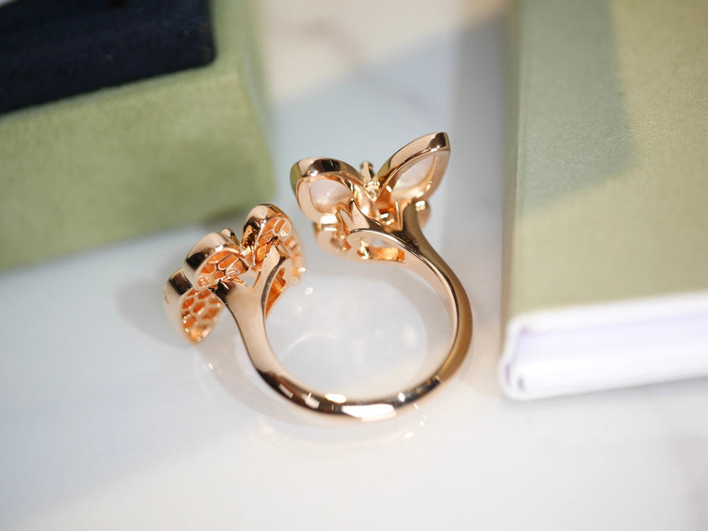 Van Cleef & Arpels TWIN BUTTERFLY DIAMOND MOP RING