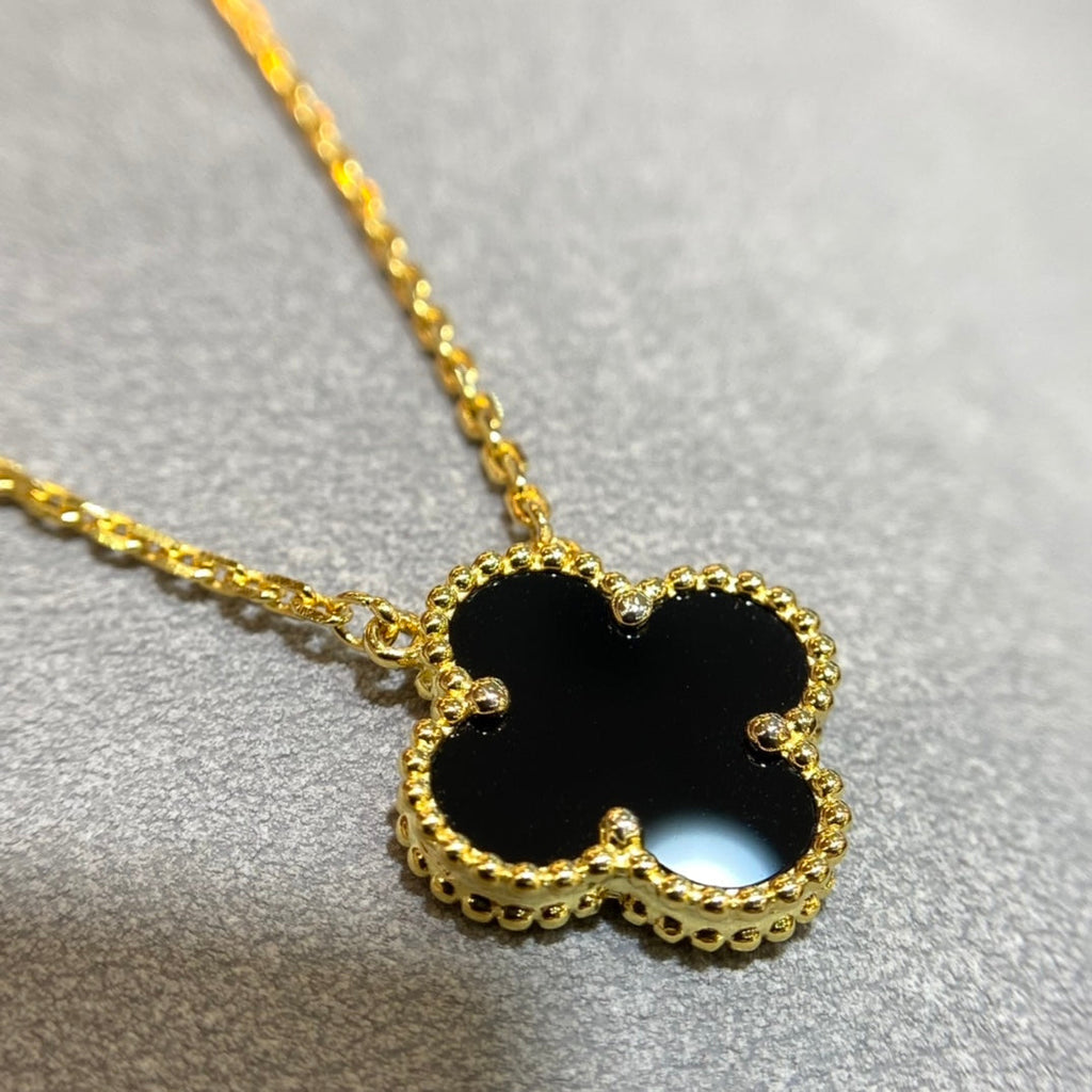 Van Cleef & Arpels CLOVER PEDANT ONYX NECKLACE