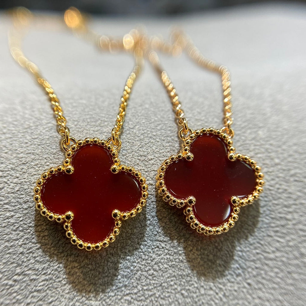 Van Cleef & Arpels CLOVER PEDANT CARNELIAN NECKLACE