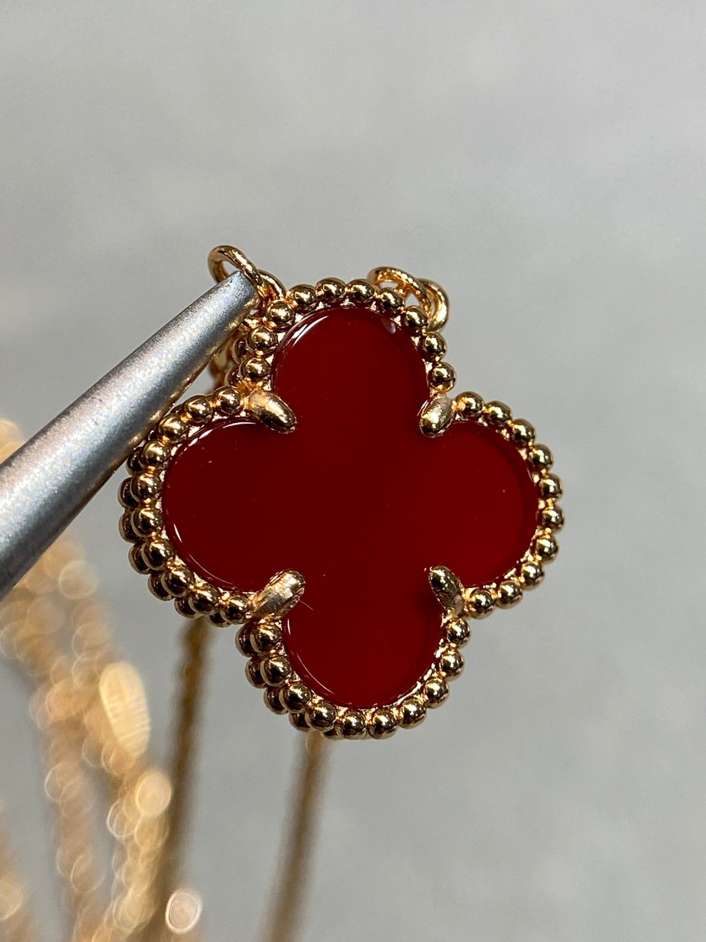 Van Cleef & Arpels CLOVER PEDANT CARNELIAN NECKLACE