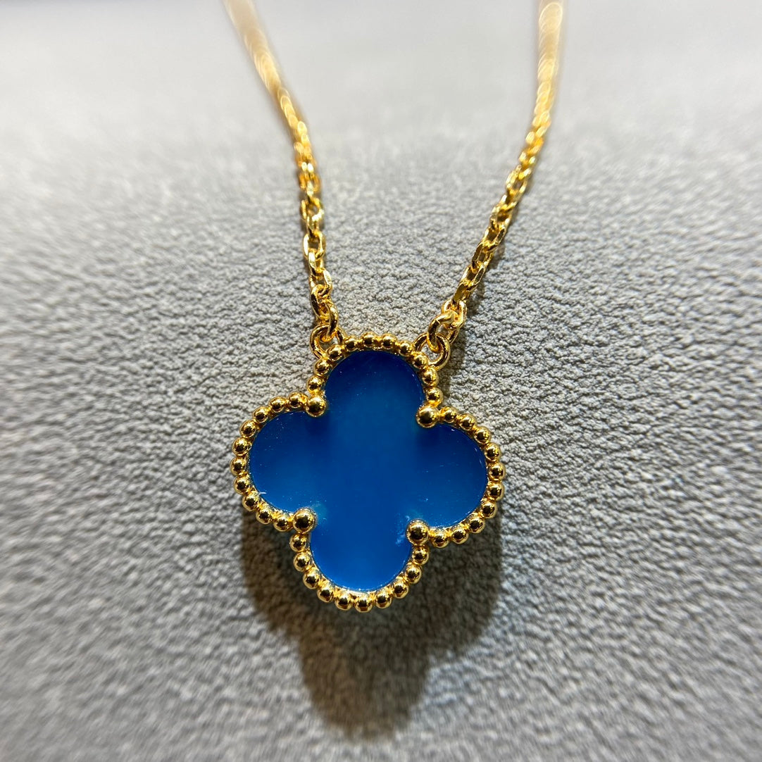 Van Cleef & Arpels CLOVER PEDANT TURQUOISE NECKLACE