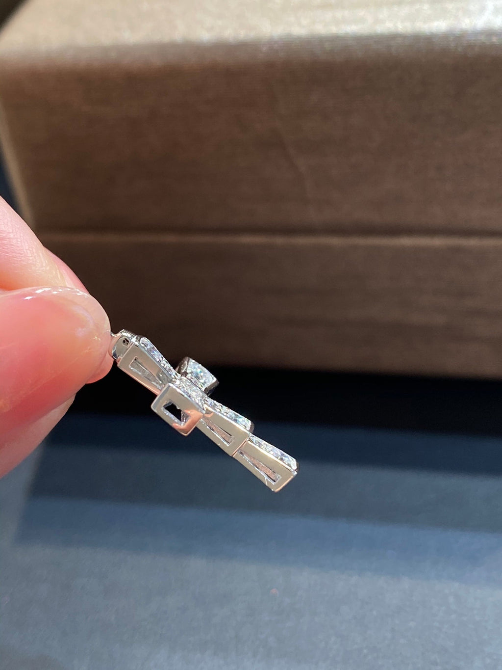 Bvlgari CROCE PEDANT DIAMOND NECKLACE