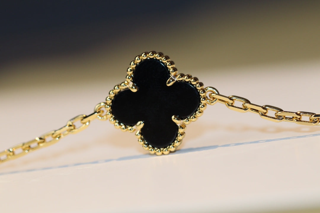 Van Cleef & Arpels CLOVER 20 MOTIFS ONYX GOLD