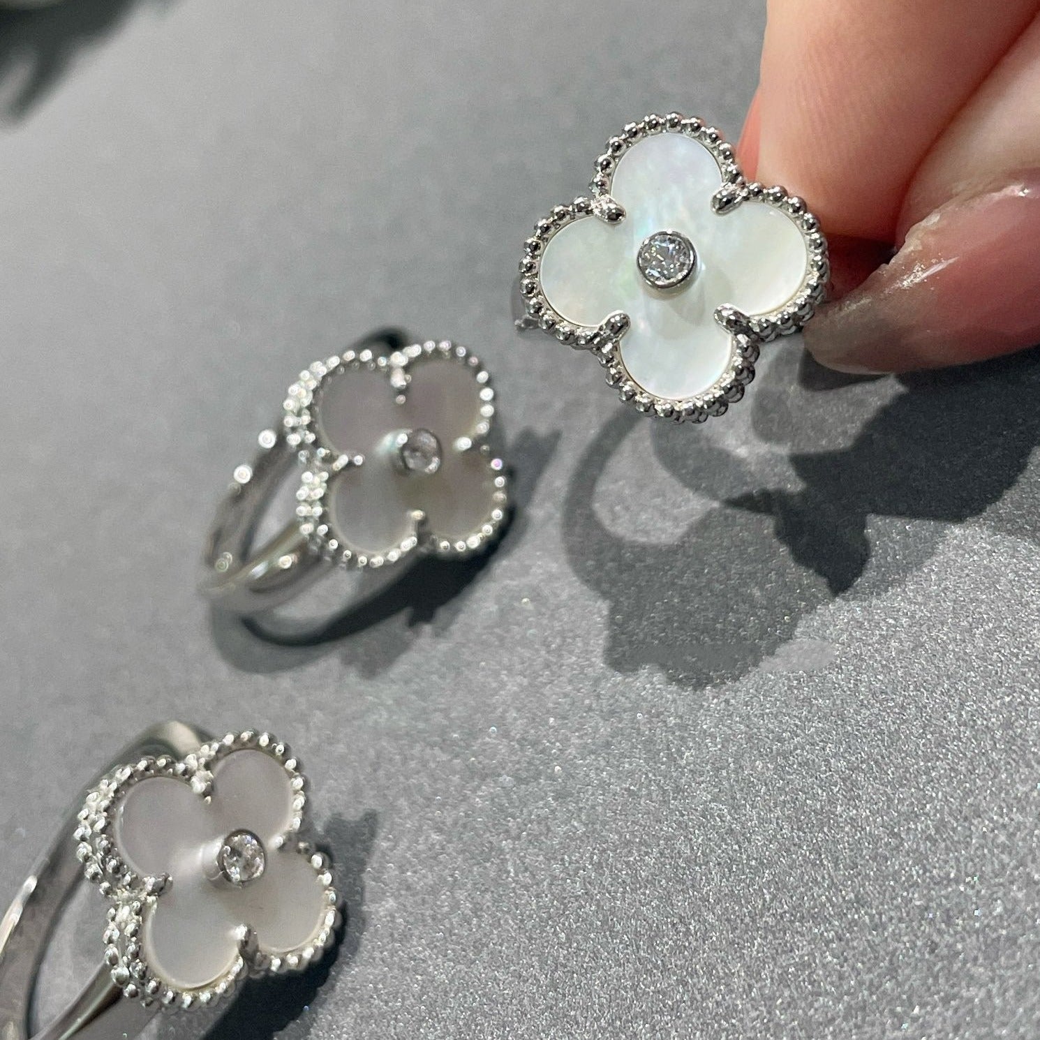 Van Cleef & Arpels CLOVER WHITE RING GOLD DIAMOND