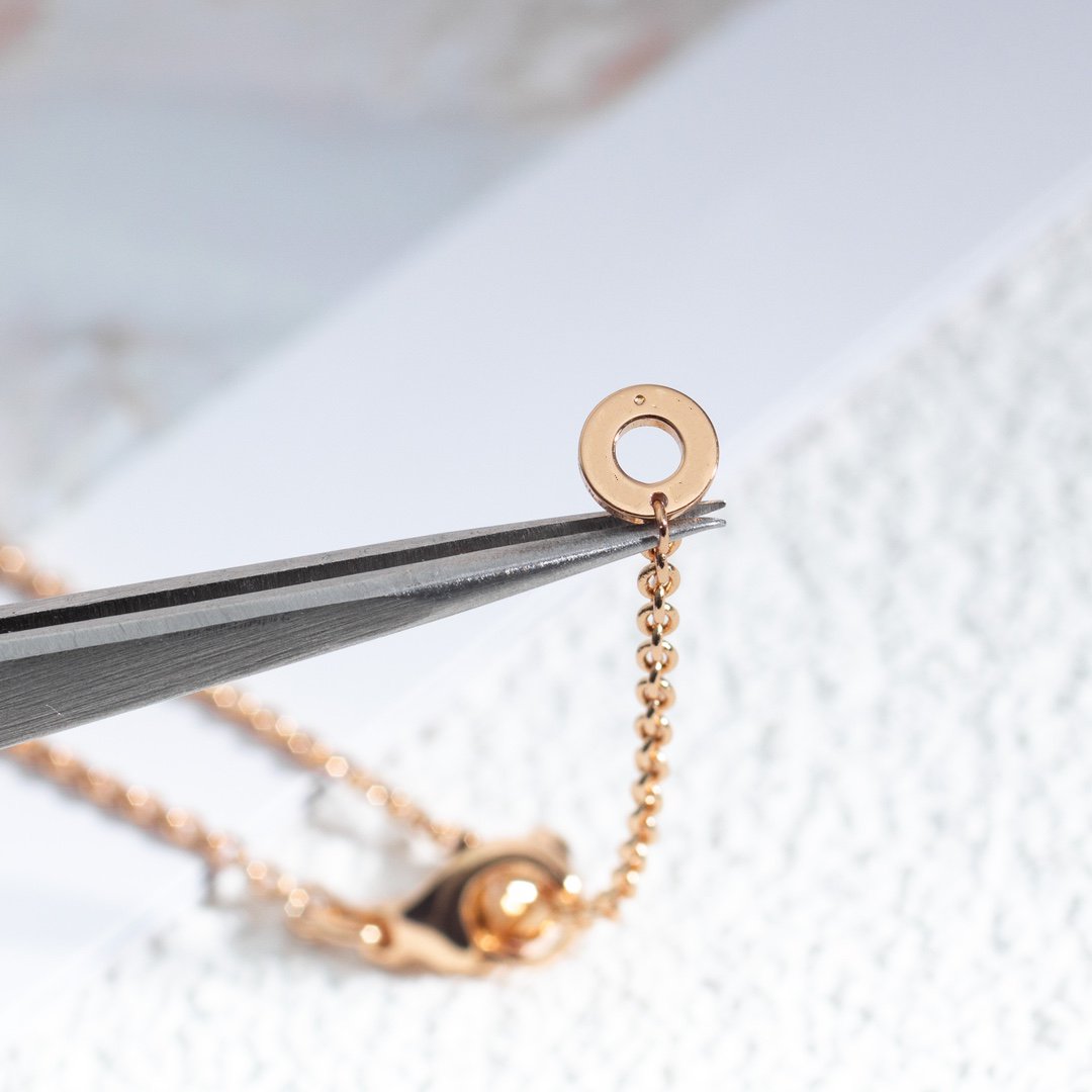 Bvlgari ZERO 1 WHITE CERAMIC PINK GOLD DIAMOND NECKLACE