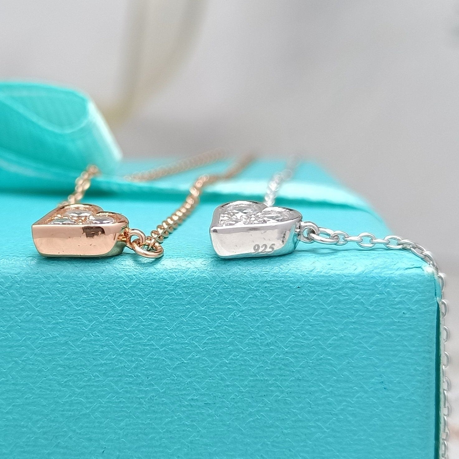TIFFANY HEART 3 DIAMONDS PEDANT NECKLACE