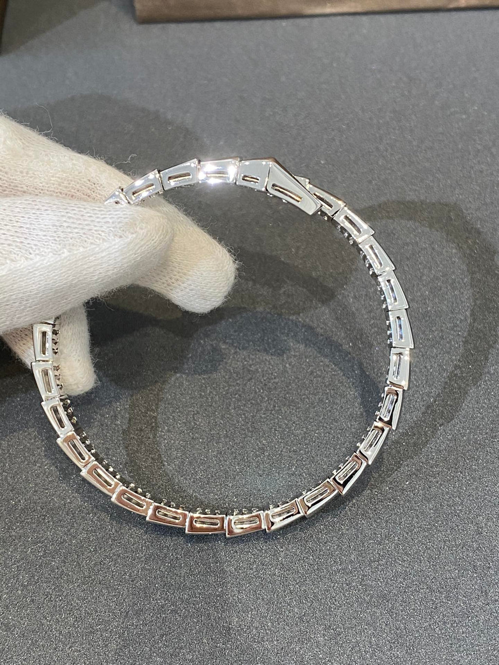 Bvlgari SERPENTI BRACELET DIAMONDS SILVER