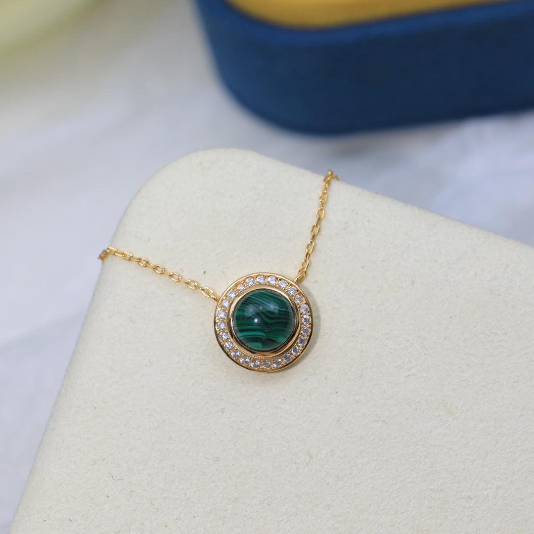 PIAGET POSSEISION MALACHITE DIAMOND NECKLACE