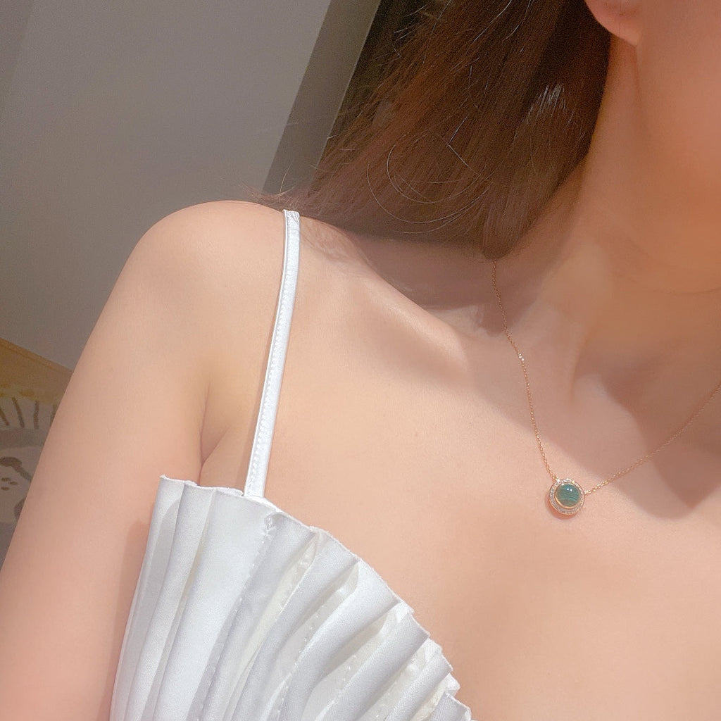 PIAGET POSSEISION MALACHITE DIAMOND NECKLACE