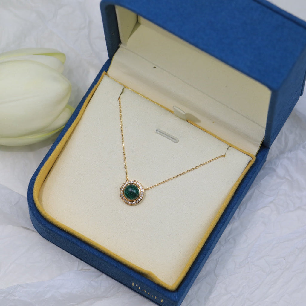 PIAGET POSSEISION MALACHITE DIAMOND NECKLACE