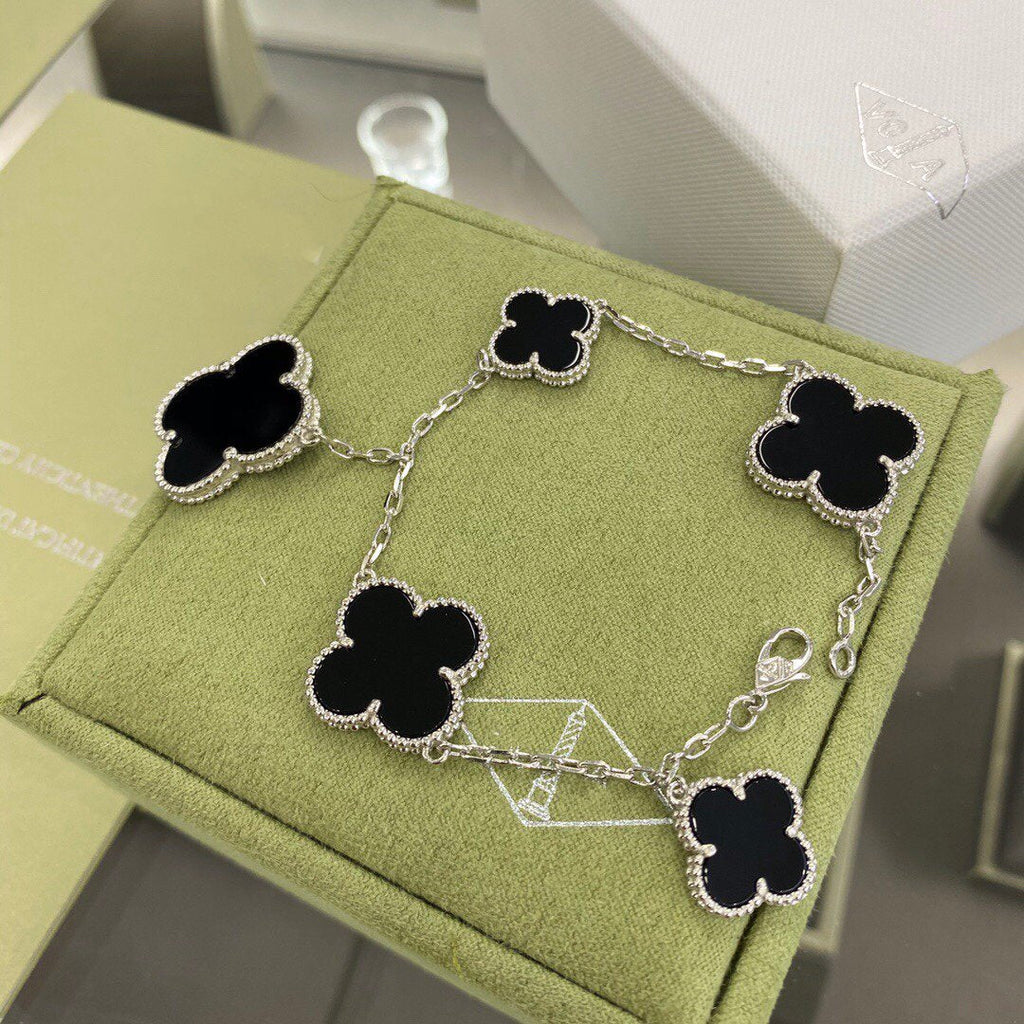 Van Cleef & Arpels CLOVER 5 MOTIFS SIVLER ONYX BRACELET