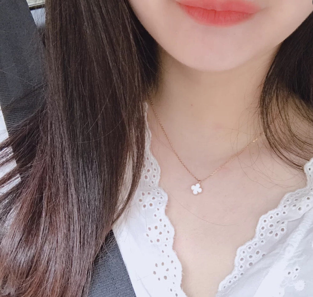 Van Cleef & Arpels CLOVER PEDANT MINI MOP NECKLACE