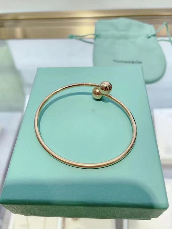 TIFFANY CITY HARDWEAR BALL BYPASS BRACELET