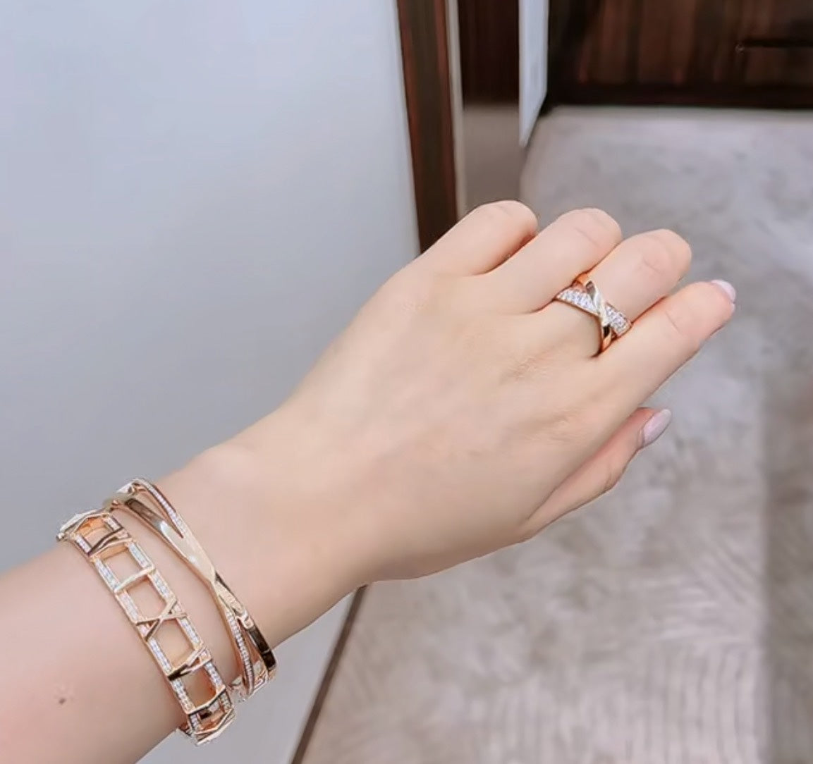 TIFFANY NARROW HINGED BANGLEIN WITH DIAMONDS SMALL