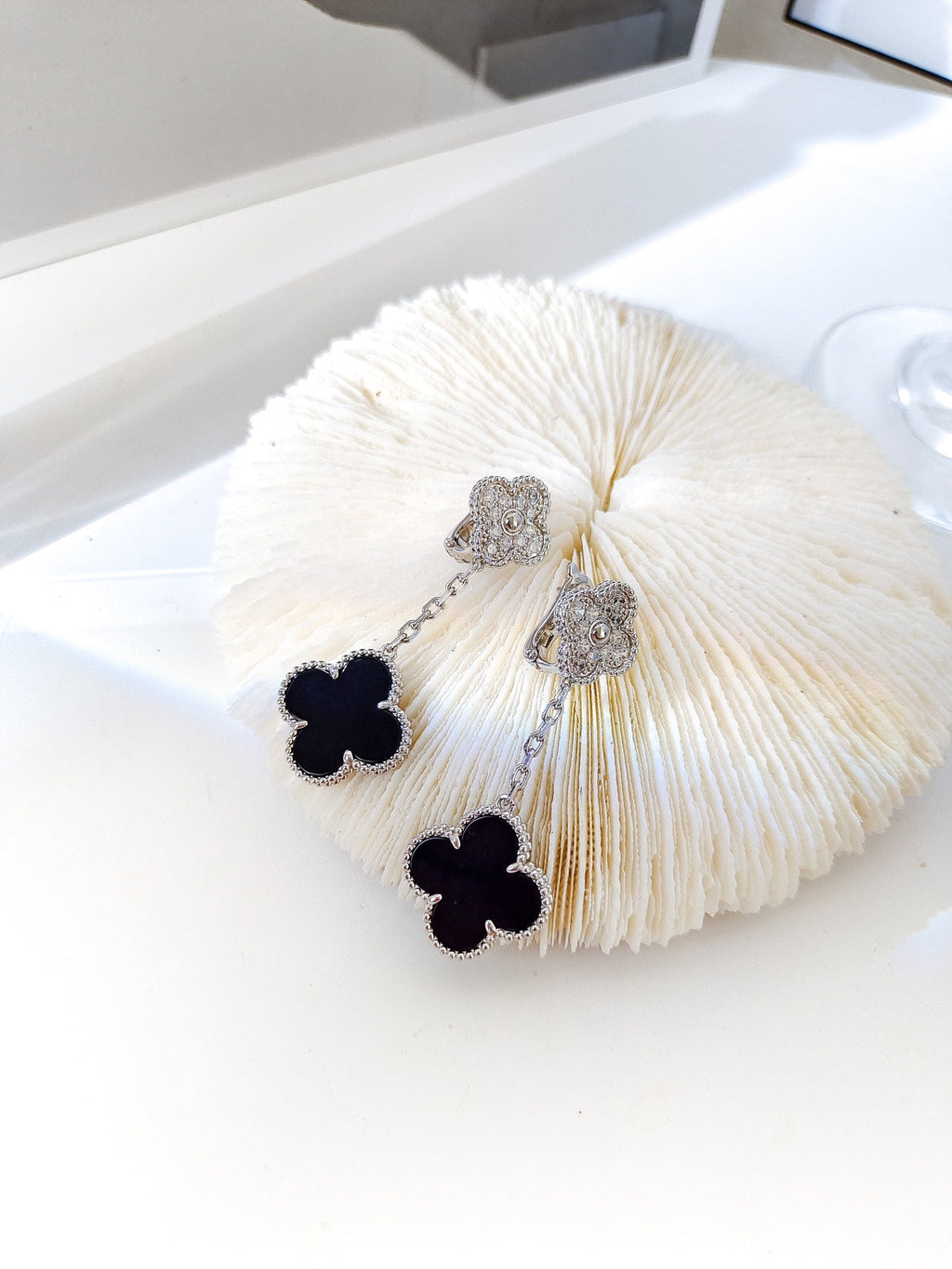 Van Cleef & Arpels CLOVER 2 MOTIFS SILVER DIAMOND ONYX