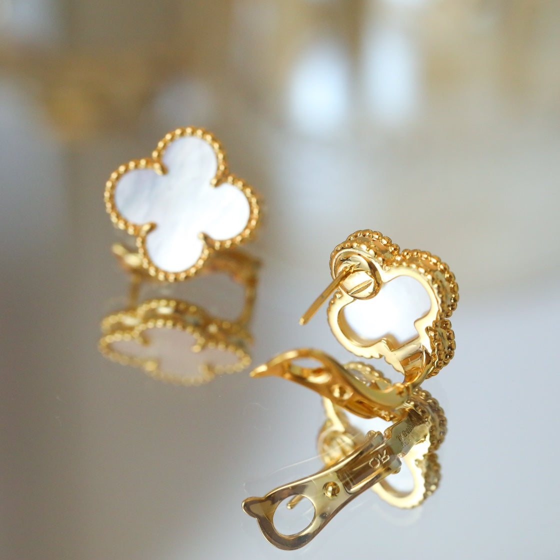 Van Cleef & Arpels CLOVER MEDIUM GOLD MOP STUD EARRINGS