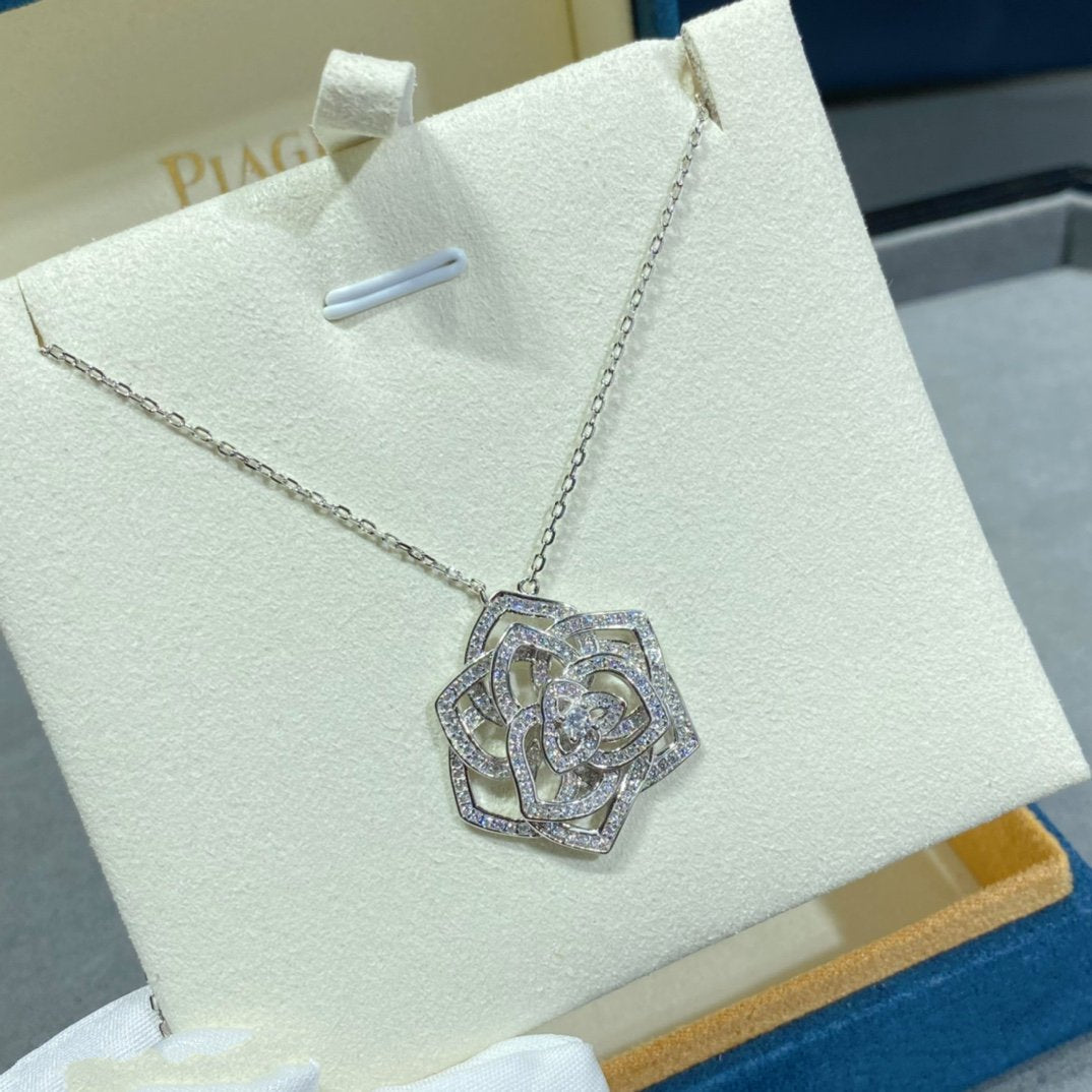 PIAGET ROSE PEDANT SILVER DIAMOND NECKALCE