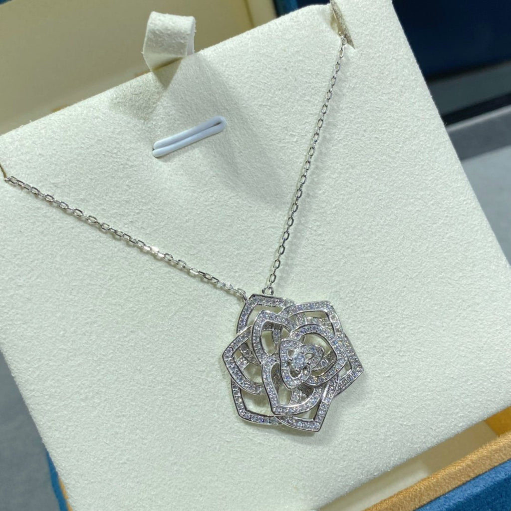 PIAGET ROSE PEDANT SILVER DIAMOND NECKALCE