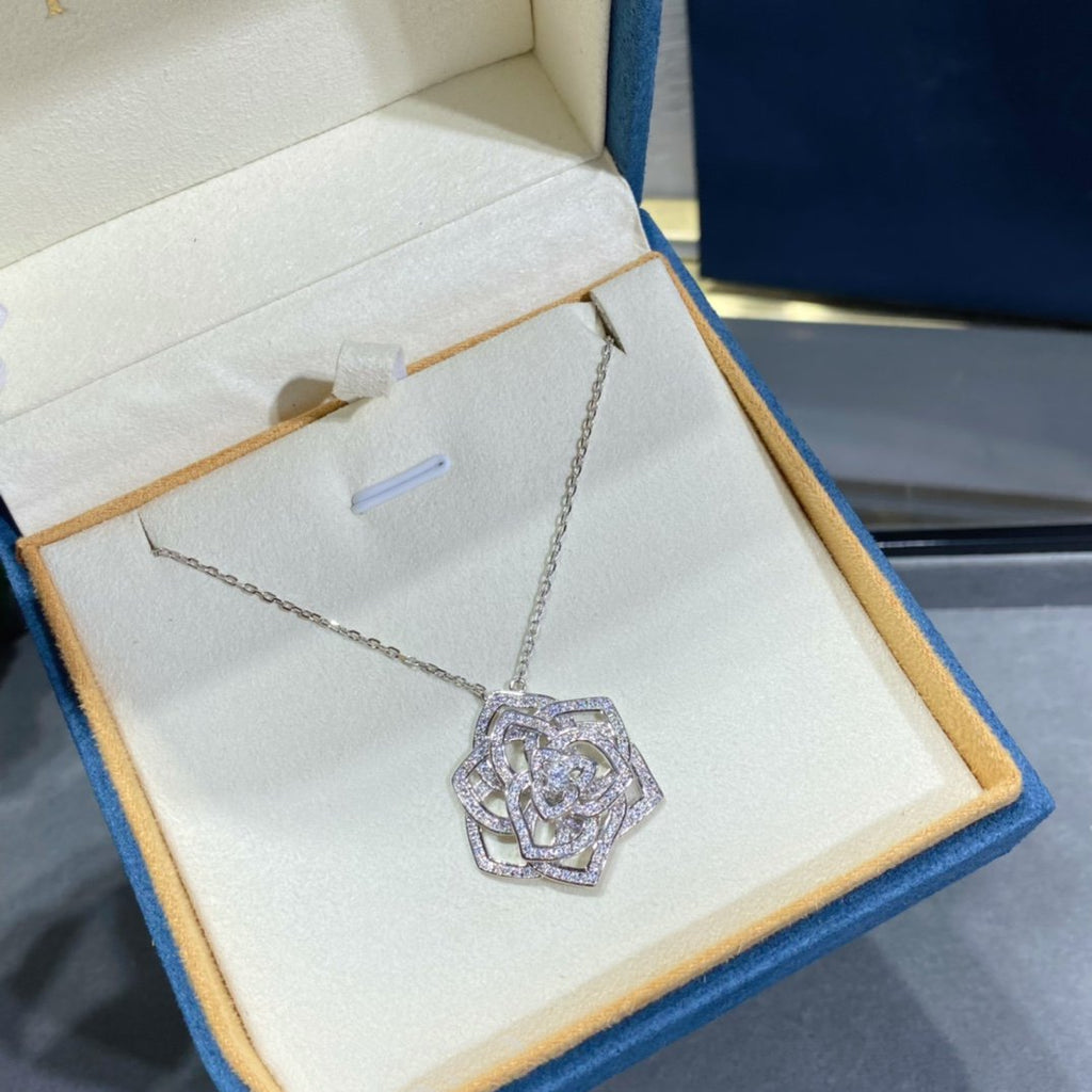 PIAGET ROSE PEDANT SILVER DIAMOND NECKALCE