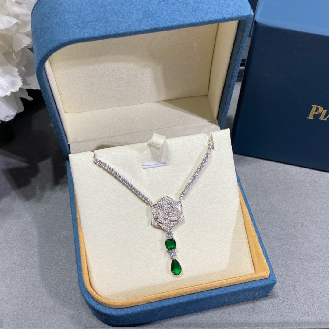 PIAGET ROSE PEDANT SILVER DIAMOND 3 MOTIF NECKALCE