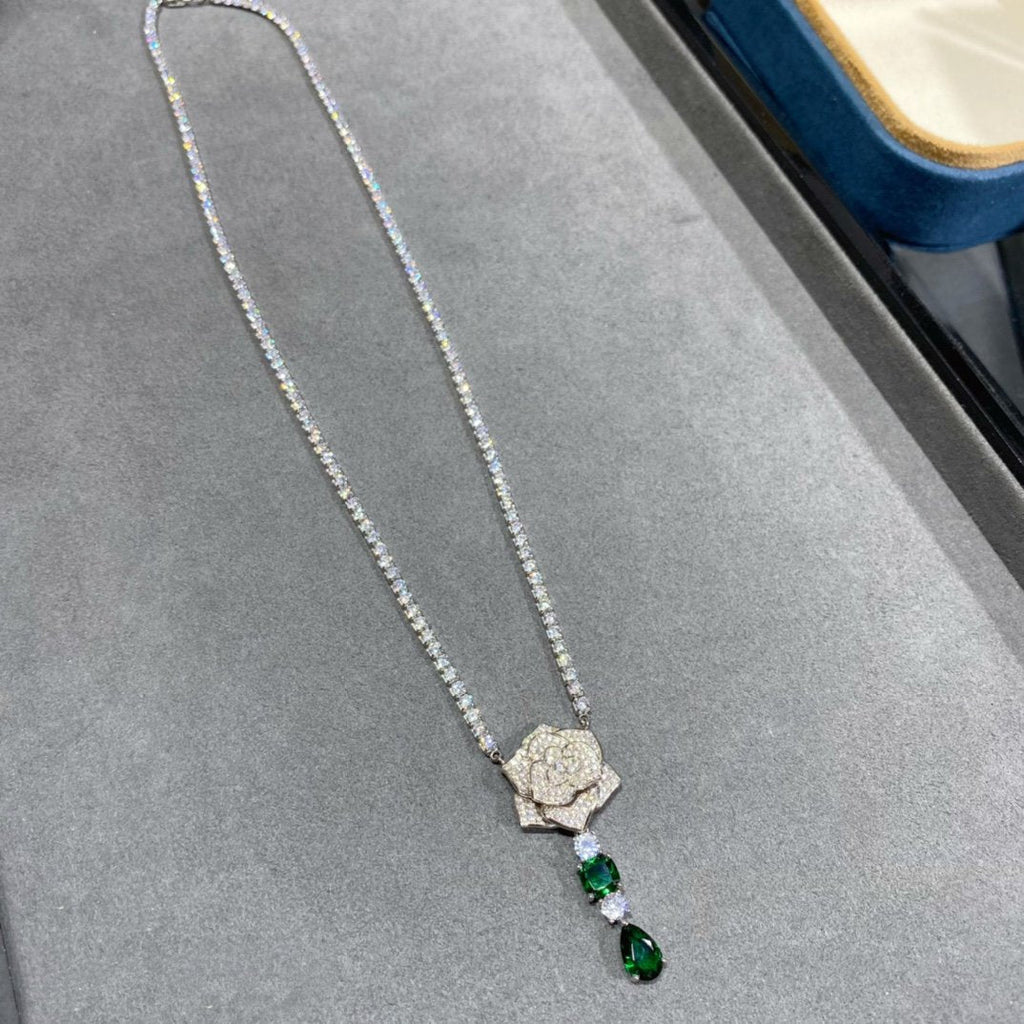 PIAGET ROSE PEDANT SILVER DIAMOND 3 MOTIF NECKALCE