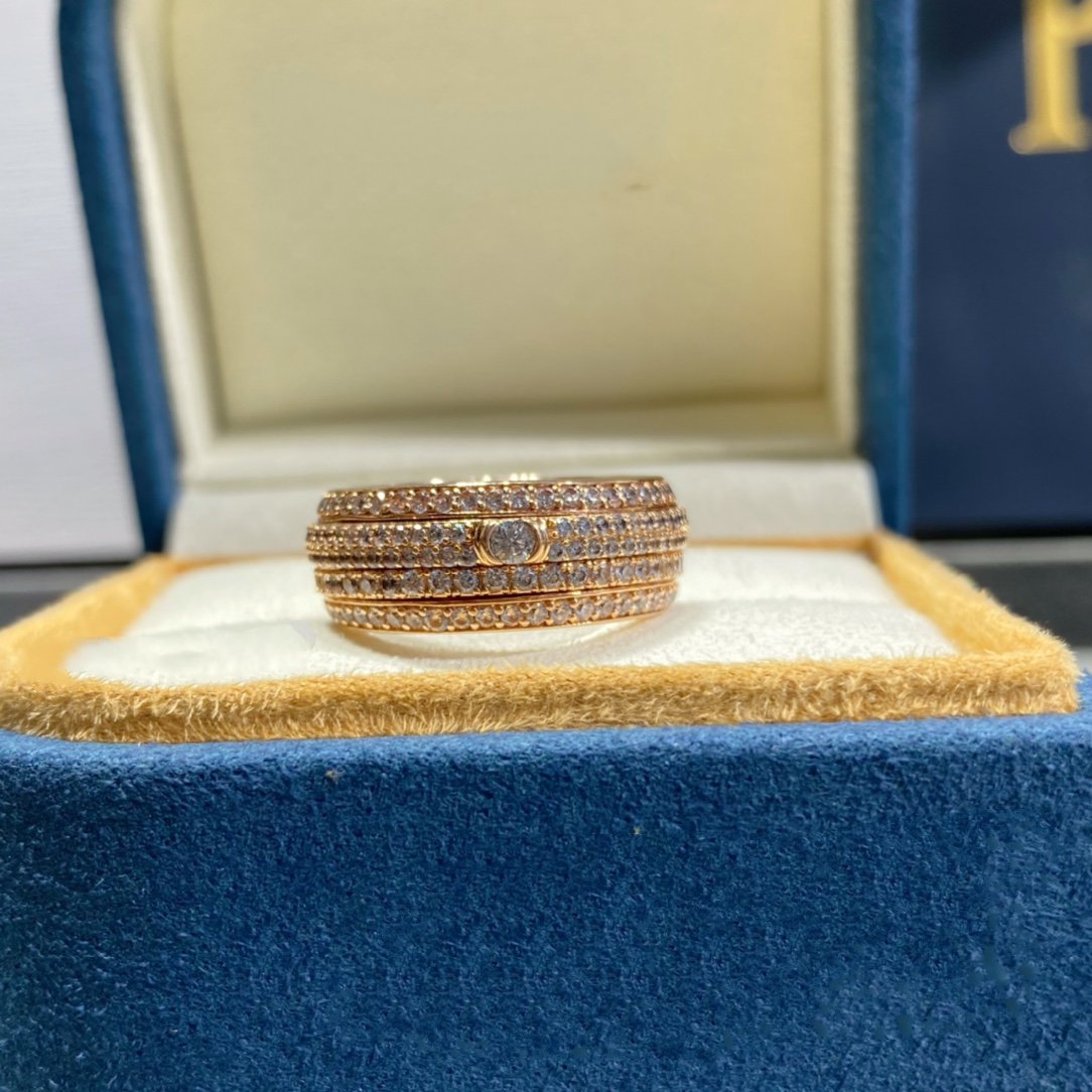 PIAGET POSSEISSION DIAMOND PAVED RING