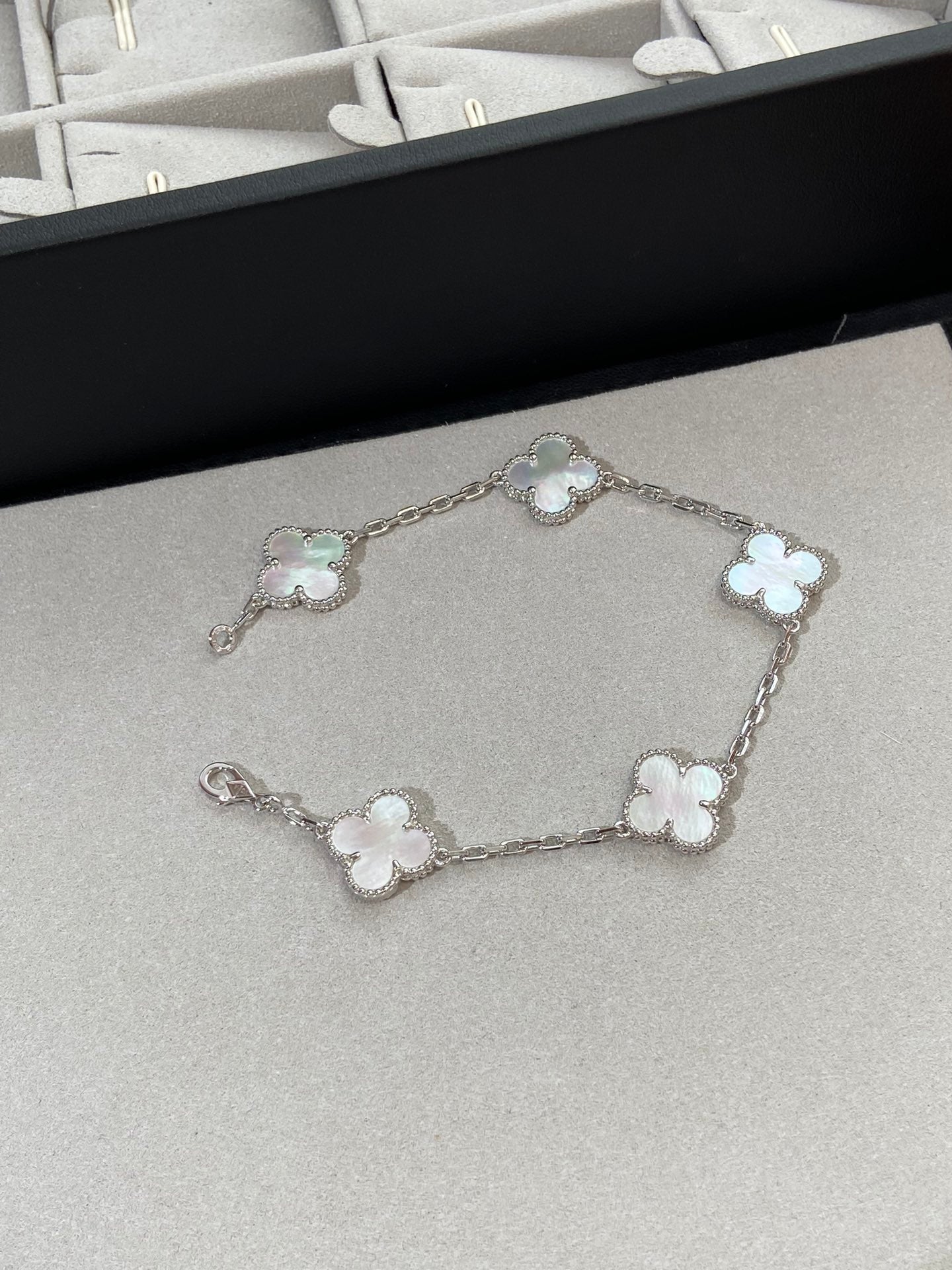Van Cleef & Arpels CLOVER SILVER MOP 5 MOTIF BRACELET