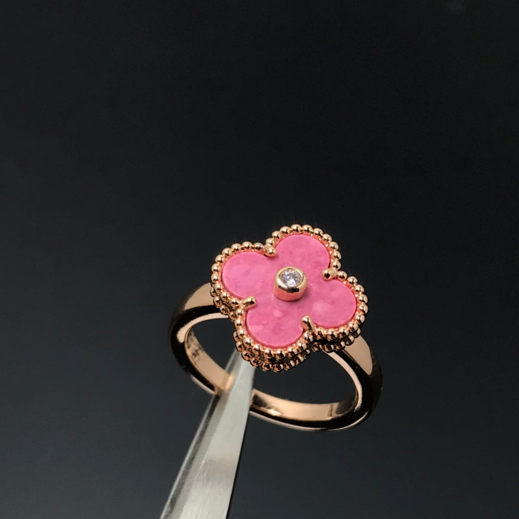 Van Cleef & Arpels CLOVER RHODONITE PINK GOLD RING
