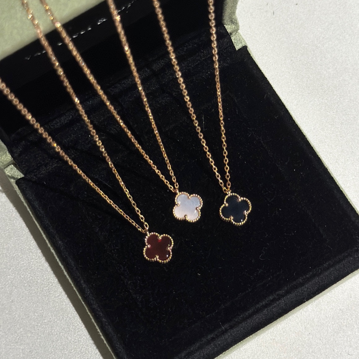 Van Cleef & Arpels CLOVER MINI PINK GOLD NECKLACE
