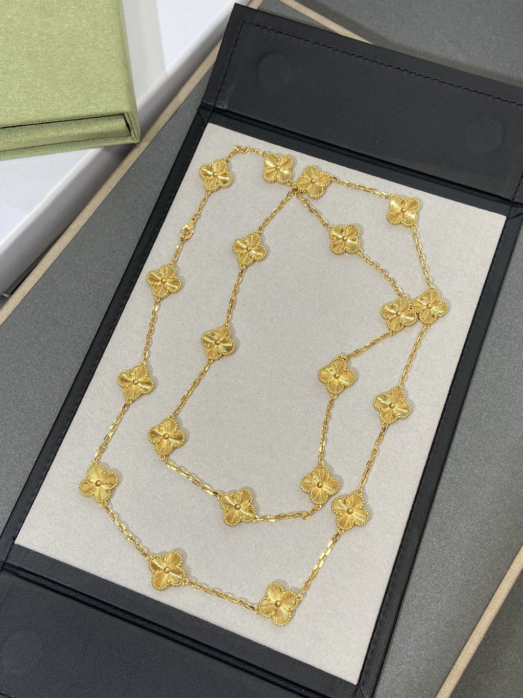 Van Cleef & Arpels CLOVER 20 MOTIF GOLD 86CM NECKLACE