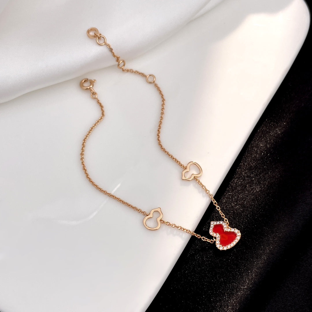 QEELIN WULU 3 MOTIF DIAMOND PINK GOLD BRACELET