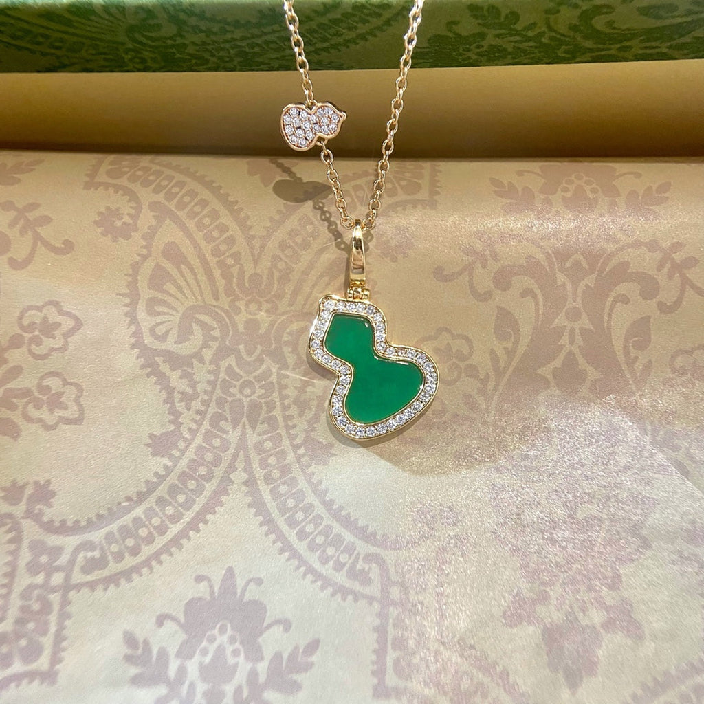 QEELIN WULU 2 MOTIF MALACHITE PINK GOLD NECKLACE