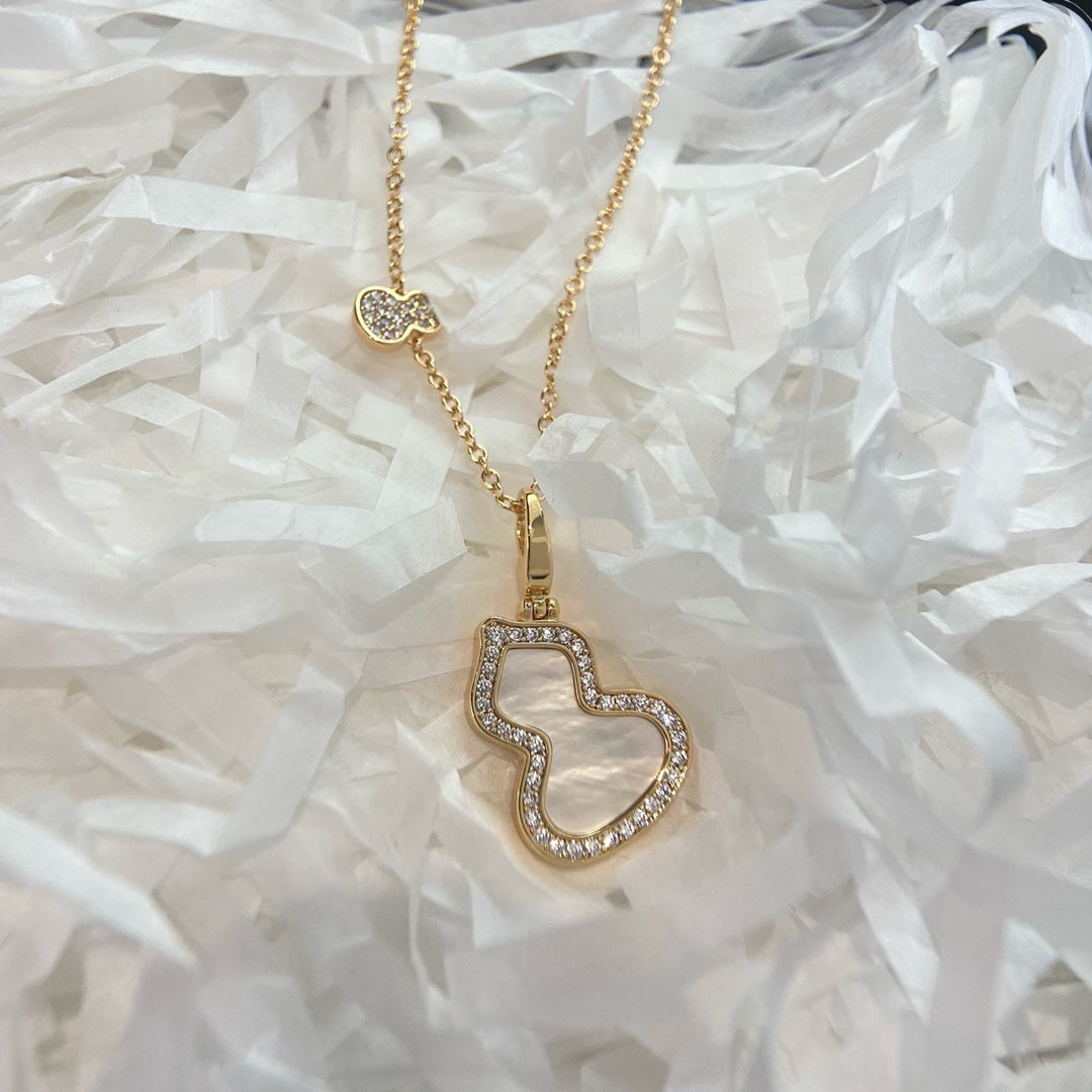 QEELIN WULU 2 MOTIF MOP PINK GOLD NECKLACE