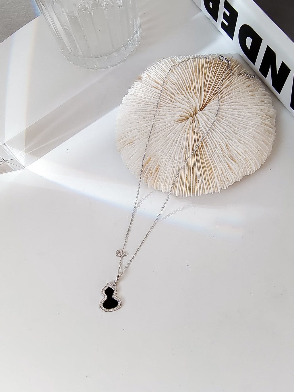 QEELIN WULU 2 MOTIF ONYX SILVER NECKLACE