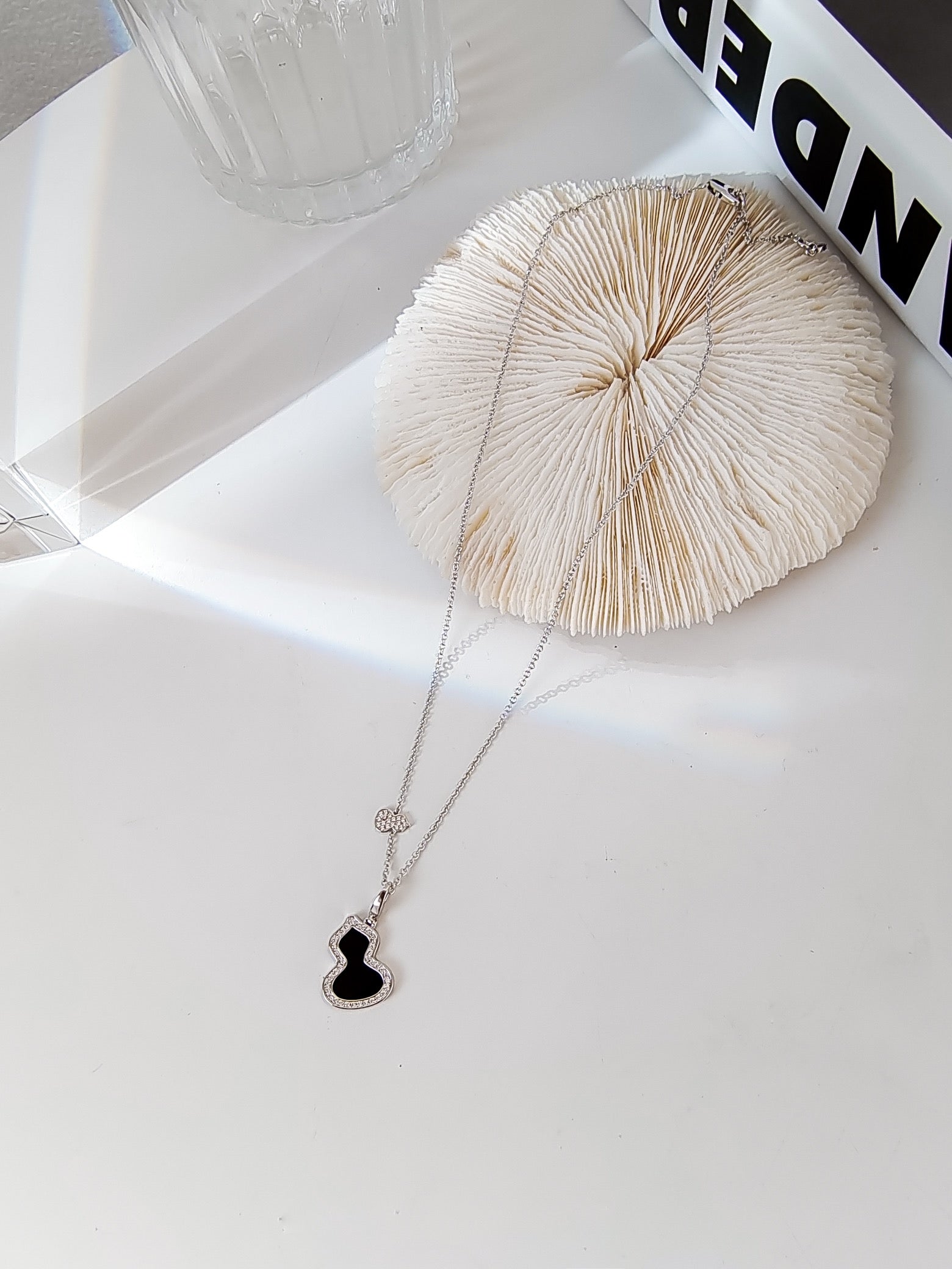 QEELIN WULU 2 MOTIF ONYX SILVER NECKLACE