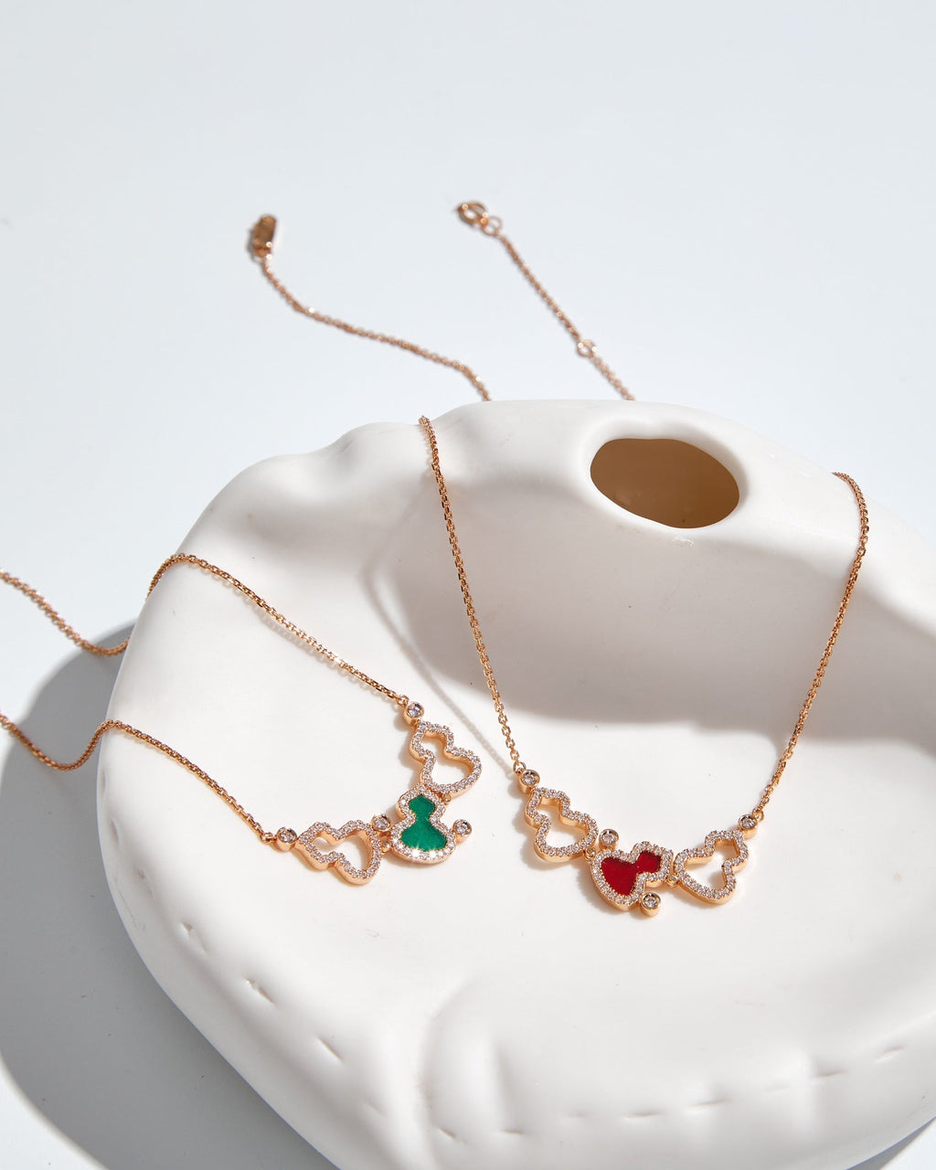QEELIN WULU 3 MOTIF DIAMOND PINK GOLD NECKLACE