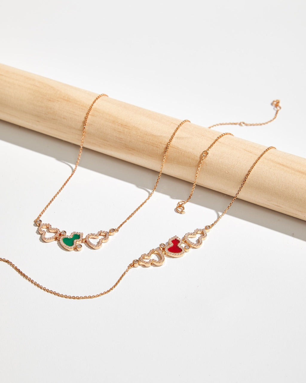 QEELIN WULU 3 MOTIF DIAMOND PINK GOLD NECKLACE