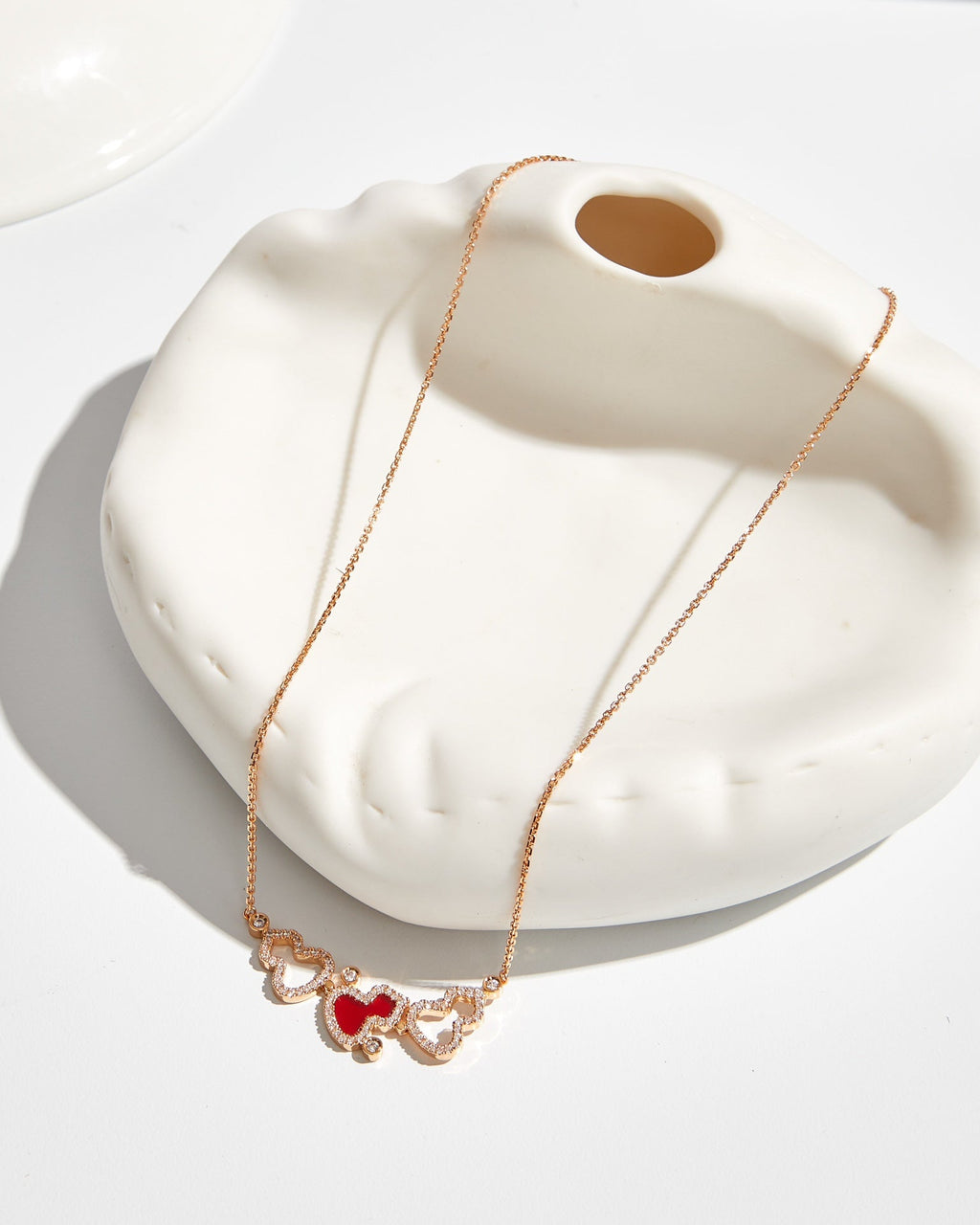 QEELIN WULU 3 MOTIF DIAMOND PINK GOLD NECKLACE